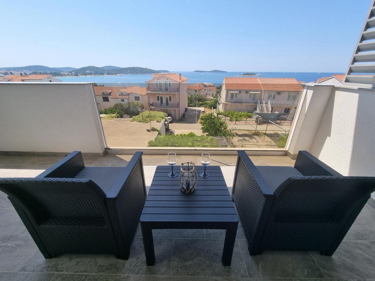 Sea View Apartment Rogoznica  Exterior photo